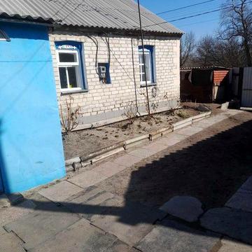 Продаеться невеликий будинок