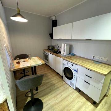 Квартира з  ремонтом в Бучі Поруч школа садочок Все залишається