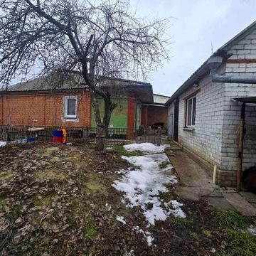 Продам часть дома Роганский ЖМ с кадастровым и приватизацией.