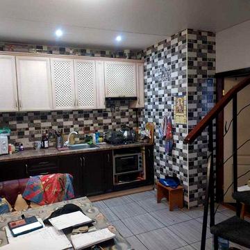 Оренда частини будинку р-н вул. Тополянська  ДЛЯ ПАРИ