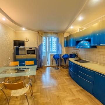 Дмитрівська вул., 45