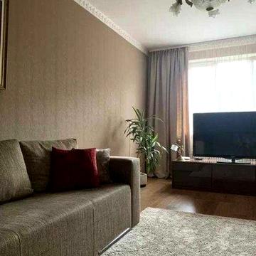 Продам 3к квартиру Роганский Ж\М Класс. Улучш.План. 3\9