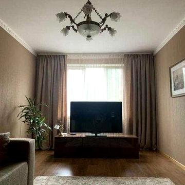 Продам 3к квартиру Роганский Ж\М Класс. Улучш.План. 3\9