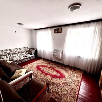 Продаж цегляного будинку Лезнево -1, 6 соток,Газ,світло,вода в будинку