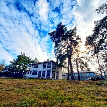 Продажа сучасного 2х поверхового будинку пляж річка ліс