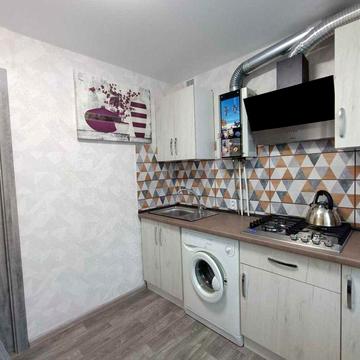 Продаю квартиру на проспекті Гагаріна (навпроти Гагарін-молл, 98 кв.)