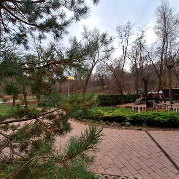 Срочно! Продам 3-ком квартиру у парка | Кирпичный дом |