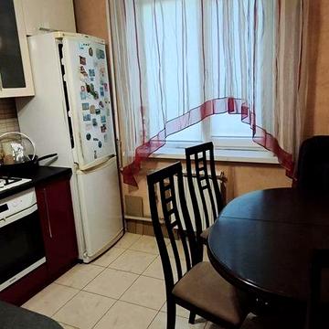 Продаж 2 х кімнатна 12 мікрорайон