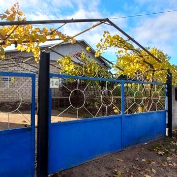 Будинок в передмісті