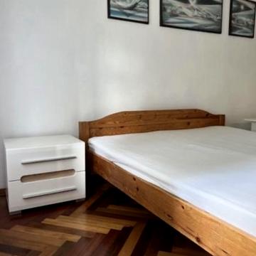 Золотоустівська вул., 1