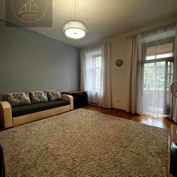 Царська квартира 75 м² у серці Києва — тиша двору на Саксаганського!