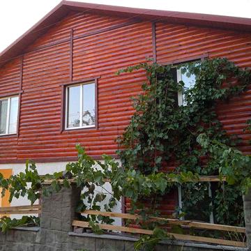 Продам частину будинку з окремим двором та земельною ділянкою