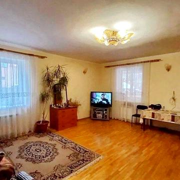 будинок 300 кв.м в с. Старі Петрівці, 8 соток