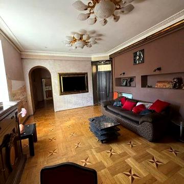 В продаже 5 ком кв ул. Канатная. Возможно под бизнес