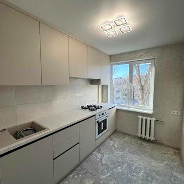 Двухкомнатная квартира с новым ремонтом пр.Добровольского, газ