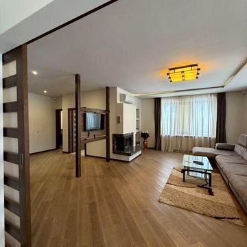 Оренда окремого будинку з власним садом!