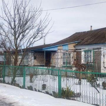 Продаж будинку з комунікаціями