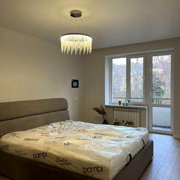 Продається квартира 3-кімнатна на вул. Чернігівська