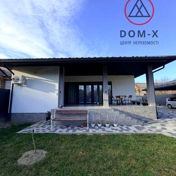 Продається сучасний будинок в Мукачево