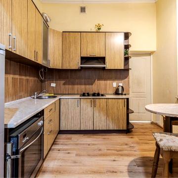 Оренда 2 кімн,Квартира вул Дорошенка: Центр міста