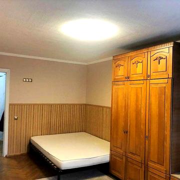 Чорнобильська, 13а Гарна 1 кімнатна. 36/17/9,  6/16п, метро-10 хв.