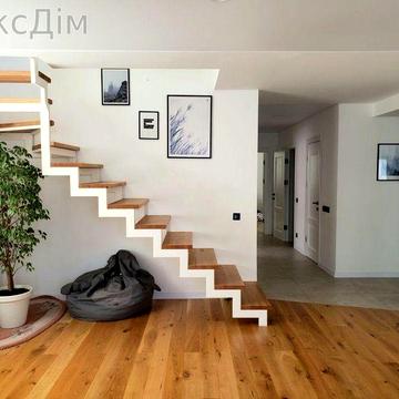 Оренда чотирикімнатної квартири на Канаді.