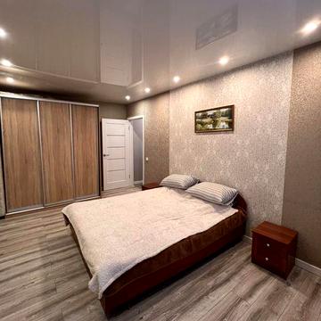 Сдам в аренду 2 комнатную квартиру в центре.  Ул. Ляпунова,11