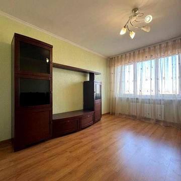 Продам квартиру дві зупинки від центру міста!