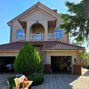 Затишний будинок біля моря в Лісках