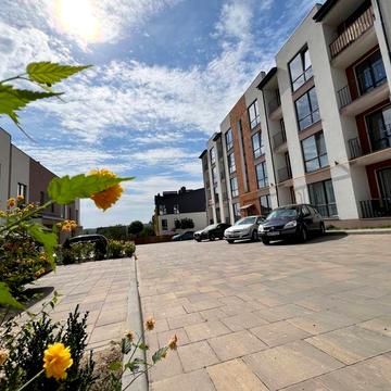 Однокімнатна квартира у заселеному будинку.