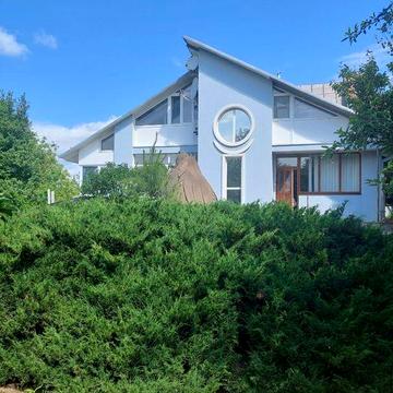 Продаж 3 поверхового будинку з гаражем і ділянкою на 55 соток, 329.9 к