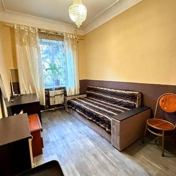 Сдам 1-но комнатную без выселения на лето, центр города