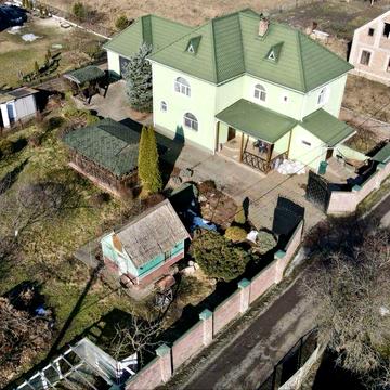 Продаж будинка в с.Жабка площею 190 кв.м, 12 сот. землі