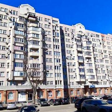 Продаж 3-кімнатної  квартири в центрі  нашого славного міста.