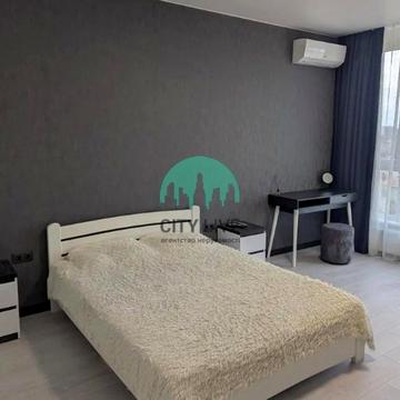 Євгена Коновальця вул., 35