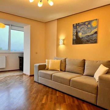 Продається квартира в спальному районі міста