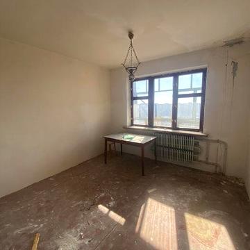 Продам 2-кімн. 10 мікрорайон. Лівий берег.