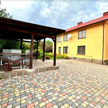 Довгострокова оренда 2к Дім Волочиська вулиця