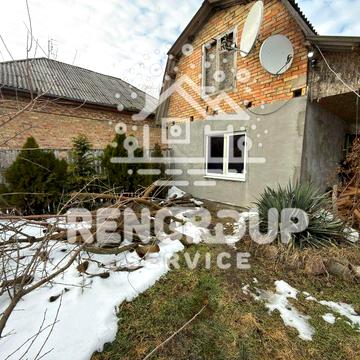 Продаж невеликого будинку