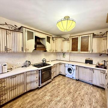 2к квартира в Центрі міста, 2 хв до Кобилянської