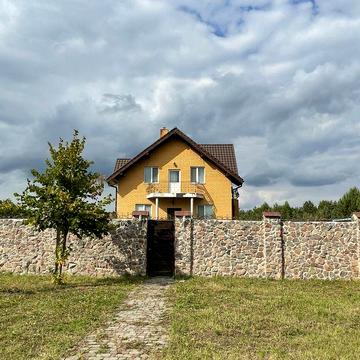 Бобриця Оренда (з 1.05) будинку 170м2 ділянка 12,5 сот Цоколь Альтанка