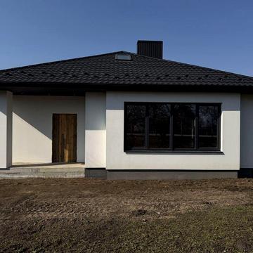 Два будинки поруч Здолбунова