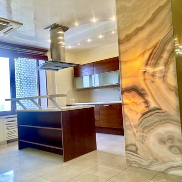 Назарівська вул. (Вєтрова), 11