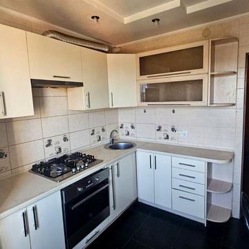 Продається 2-кімнатна квартира на Шкільному