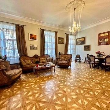 Продаж 5 кім квартири по вул.Верхратського (Пекарська).