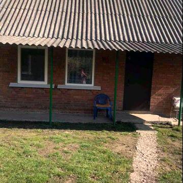 Оренда будинку біля річки.