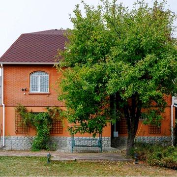 Продам будинок на  Русанівських Садах.Без комісії.