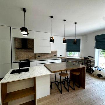 Оренда котеджу біля соснового лісу в Брюховичах