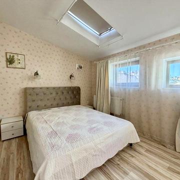 Здам 2-кімнатну квартиру + кухня-студія в центрі міста