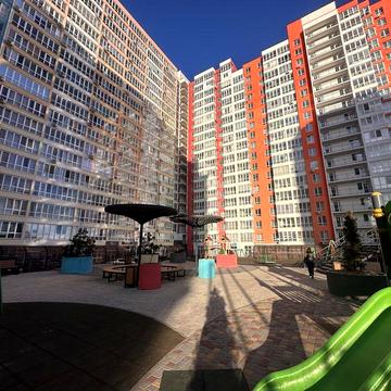 Срочно ! 2 комнатная ЖК Акварель 60 м Двухсторонняя ЖК Акварель